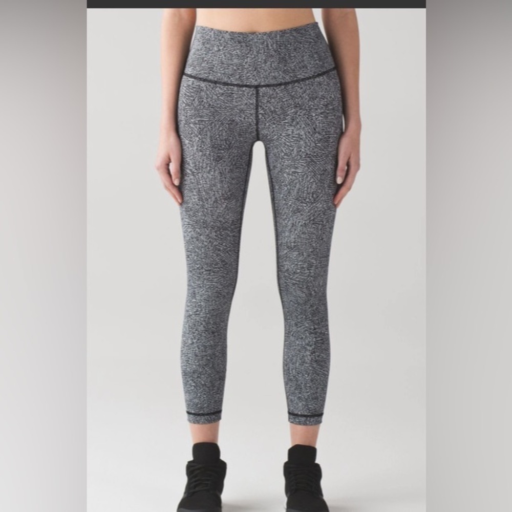 Lululemon High Times Black white leggings size 2